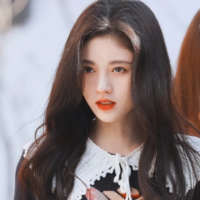 伴游女王